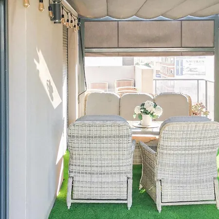 Lovely In With Kitchenette Apartment
